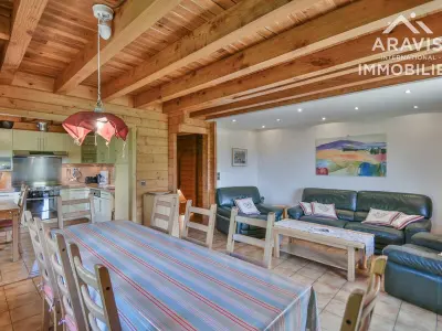 Chalet à Le Grand Bornand, Chalet montagnard 9 pers, 4 chambres, terrasse, jardin, proche commerces, animaux acceptés ! - L831244