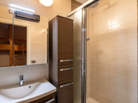 Studio 6 pers. avec balcon et accès direct aux pistes à Eaux-Bonnes - Photo 4