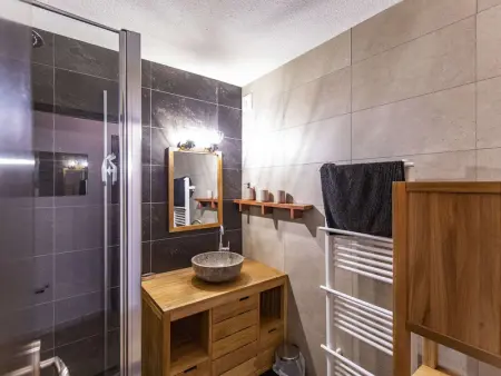 Appartement chaleureux 8 pers, 3 chambres, proche pistes à Eaux-Bonnes - Photo 9