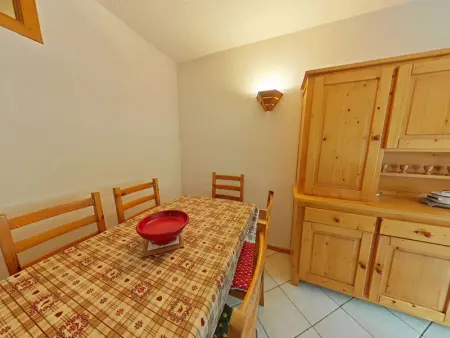 Appartement cosy 2 pièces, 6 couchages, animaux acceptés, casier à skis, centre proche - Photo 3