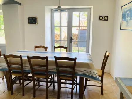 Maison rénovée près plage, 6 couchages, terrasse, BBQ, parking, internet inclus - Photo 6