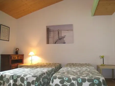 Maison rénovée près plage, 6 couchages, terrasse, BBQ, parking, internet inclus - Photo 12