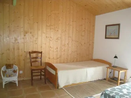 Maison rénovée près plage, 6 couchages, terrasse, BBQ, parking, internet inclus - Photo 13