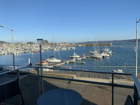 Superbe T3 refait à neuf avec balcon, vue mer et WiFi à Perros-Guirec - Photo 9