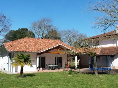 Villa à Soustons, Villa avec piscine, terrasse, parking privé - 8 pers, à Soustons - N°831274