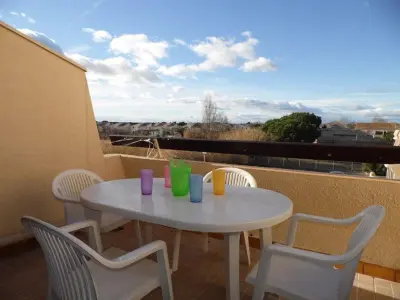 Appartement à Marseillan Plage, Charmant Studio Cabine Mezzanine avec Terrasse et Piscine à Marseillan - 6 Couchages - L981371