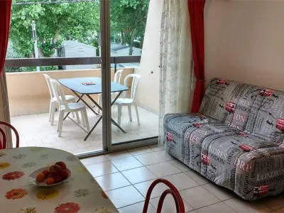 Appartement à Marseillan Plage, Appartement T2 cabine avec terrasse et parking privé à Marseillan, 4 à 6 couchages - L882667