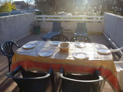 Appartement à Marseillan Plage, Duplex à 40m de la plage avec garage, grande terrasse et animaux acceptés - L882681