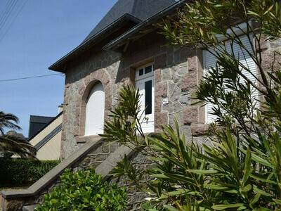 Maison de pays en pierre 3* entièrement rénovée WIFI, jardin, au cur de Ploumanac'h, Haus 6 personen in Perros Guirec FR-1-368-87