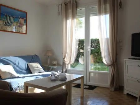 Maison à Saint Denis d'Oléron, Maison avec Jardin près Phare de Chassiron - 4 Couchages, Calme et Proche Mer - L831345