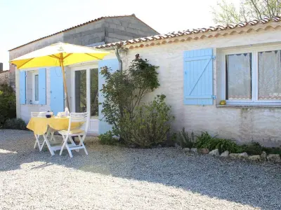 Casa a Dolus d'Oléron, Charmante maison oléronaise avec cour, proche plage et centre, 2 couchages, ménage inclus - L831351