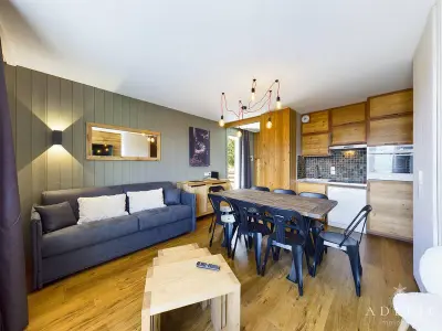 Appartement à Montvalezan La Rosière, Appartement 2 Pièces Cabine pour 6 Personnes - Skis aux Pieds, Balcons, Parking, WIFI ! - L882876