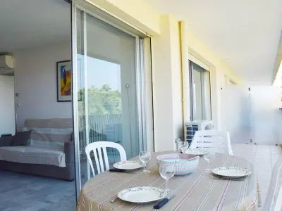 Appartement à Antibes, Charmant T2 à Antibes avec balcon, proche plage - L882896