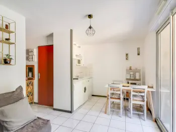 Wohnung in Luz Saint Sauveur,Studio cabine avec parking proche centre Luz-Saint-Sauveur, balcon, pour 4 pers. FR-1-402-66 N°882903