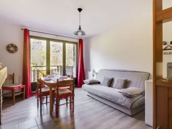 Wohnung in Esquièze Sère,Appartement T3 Duplex 6 Pers. avec Cheminée et Balcon à Esquièze-Sère FR-1-402-70 N°882928