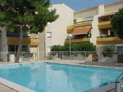 Dans résidence avec piscine, spacieux studio cabine climatisé, Appartement 4 personnes à Marseillan Plage FR-1-387-137