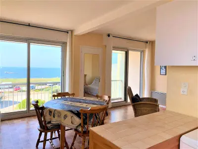 Appartement à Quiberon, Quiberon - Appartement 2 pièces avec balcon, parking et animaux acceptés - L883004