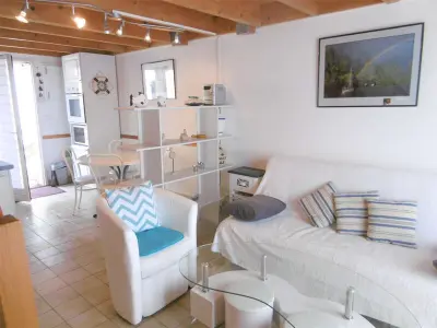 Maison à Sarzeau, Maisonnette cosy, à 200 m de la plage, avec jardin clos, parking privé et animaux acceptés - L863692