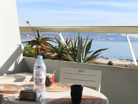 Studio moderne, 2 couchages, climatisé avec parking à Villeneuve Loubet Plage - Photo 5