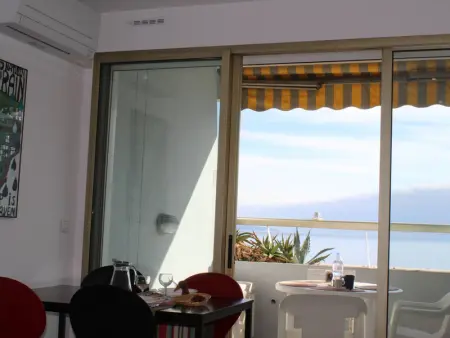 Studio moderne, 2 couchages, climatisé avec parking à Villeneuve Loubet Plage - Photo 8