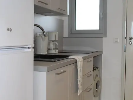 Studio moderne, 2 couchages, climatisé avec parking à Villeneuve Loubet Plage - Photo 10