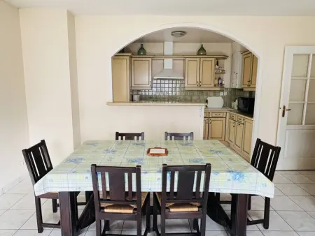 Appartement T3 avec Terrasse et Piscine, 4 Couchages, Proche Centre-Ville - Cambo-les-Bains - Photo 5