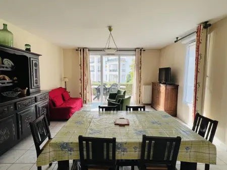 Appartement T3 avec Terrasse et Piscine, 4 Couchages, Proche Centre-Ville - Cambo-les-Bains - Photo 6