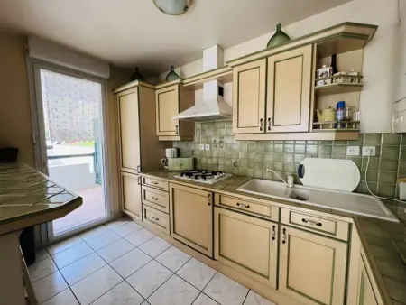 Appartement T3 avec Terrasse et Piscine, 4 Couchages, Proche Centre-Ville - Cambo-les-Bains - Photo 7