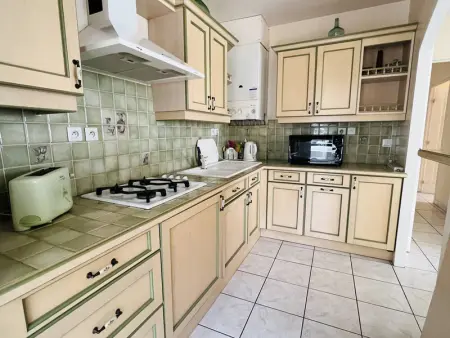 Appartement T3 avec Terrasse et Piscine, 4 Couchages, Proche Centre-Ville - Cambo-les-Bains - Photo 8