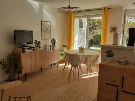 Appartement T2 à Cambo-les-Bains, RDC, piscine, proche thermes, wifi, parking privé, non-fumeur. - Photo 1