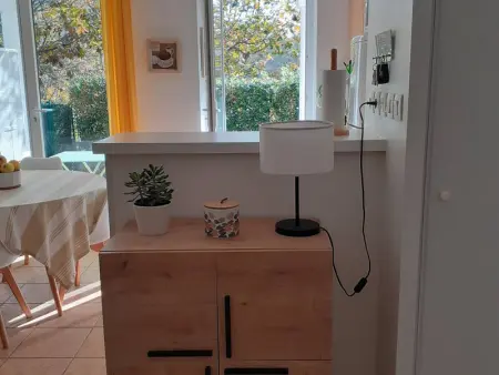 Appartement T2 à Cambo-les-Bains, RDC, piscine, proche thermes, wifi, parking privé, non-fumeur. - Photo 3