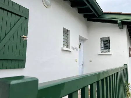 Appartement T2 confortable à Cambo-les-Bains avec terrasse et parking proche centre et thermes - Photo 1