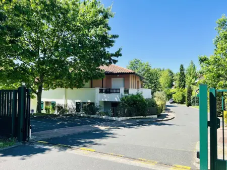 Appartement T2 avec Piscine, Proche Thermes, Parking Souterrain et Terrasse - Cambo-les-Bains - Photo 12