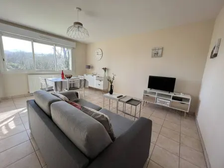 Charmant T2 à Cambo-les-Bains : Terrasse, Parking, Internet - Photo 2