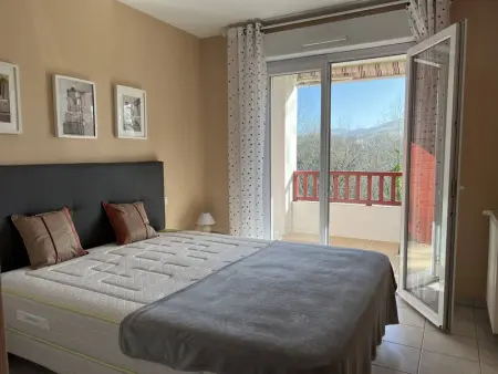 Charmant T2 à Cambo-les-Bains : Terrasse, Parking, Internet - Photo 9