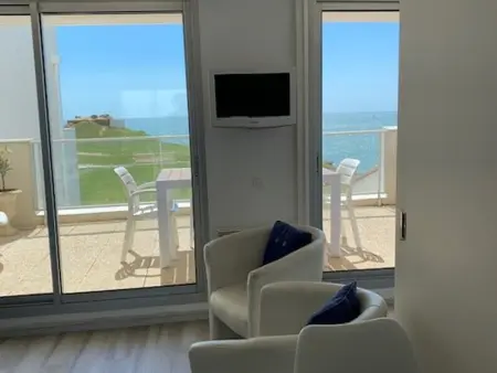 Appartement avec terrasse, vue sur l'Océan et parking à Royan - Photo 2