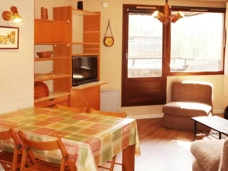 Appartement à Les Orres, Appartement 2P 6 pers avec balcon, accès direct pistes - L950281