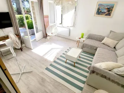 Appartement à Six Fours les Plages, Charmant T2 à Six-Fours - Terrasse et Proximité Plage - Résidence Sécurisée - L883219