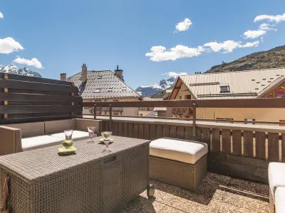 Appartement à Briançon, Joli studio à Briançon avec coin nuit, grande terrasse et parking privé. - L883330