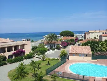 Apartment in Sari Solenzara Favone,Appartement T3 avec Piscine, Jardin Privatif et Wi-Fi, à 150m de la Plage de Scaffa Rossa FR-1-394-218 N°883339