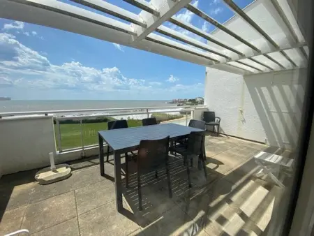 Appartement moderne avec terrasse et garage à Royan - Photo 1