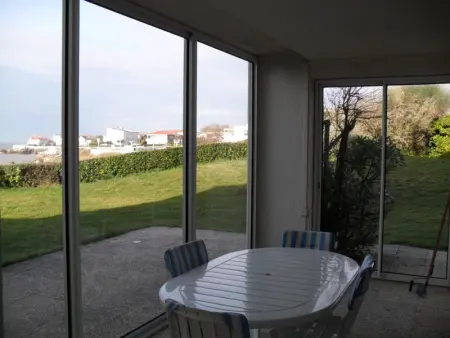 Appartement spacieux 95m2 au pied de la plage avec jardin et parking - Photo 1
