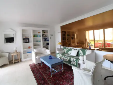 Appartement spacieux 95m2 au pied de la plage avec jardin et parking - Photo 4