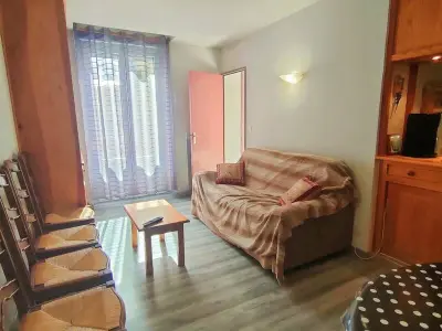 Appartement à Cauterets, Appartement Centre-Ville 4/6 Pers, 3e Étage, Cuisine Équipée, Parking Gratuit, Linge en Supplément - L883503