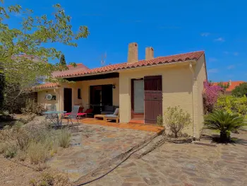 Villa in Collioure,Villa agréable avec piscine commune et parking, à proximité de la plage FR-1-528-53 N°831611