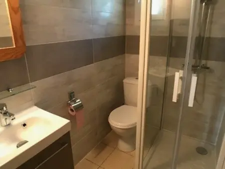 Charmante Villa T3 avec Terrasse, Parking et Proximité Plage - Idéale Familles, 5 Couchages - Photo 8