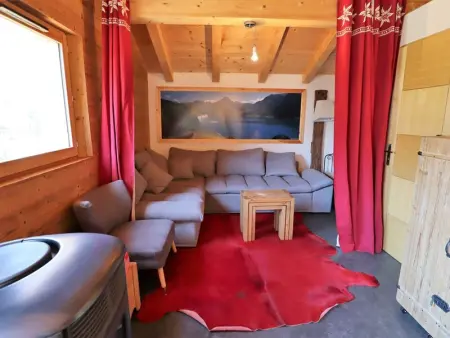 Chalet calme et récent à Arêches-Beaufort, 8 pers, exposé sud, terrasse ensoleillée, proche du village - Photo 1