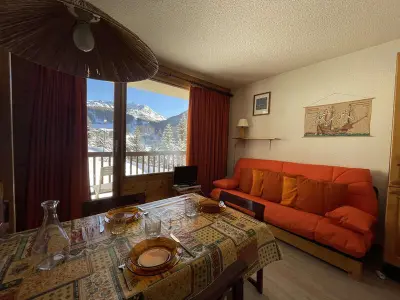 Appartement à Montgenèvre, Studio avec balcon à Montgenèvre, animaux acceptés - L883607