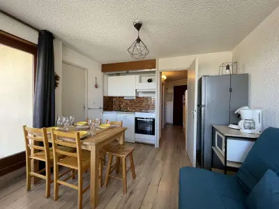 Appartement à Montgenèvre, Charmant Studio 4 Pers avec Balcons, Parking et Accès Direct aux Pistes – Montgenèvre - L968036