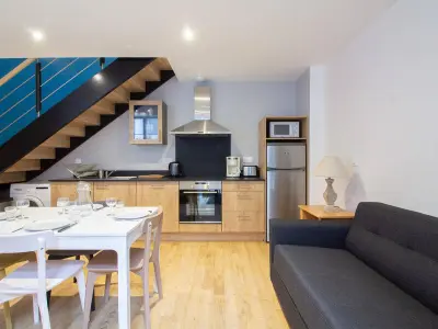 Appartement à Cauterets, Duplex rénové 2 chambres avec wifi, cuisine équipée et local ski, en centre-ville de Cauterets - L883630